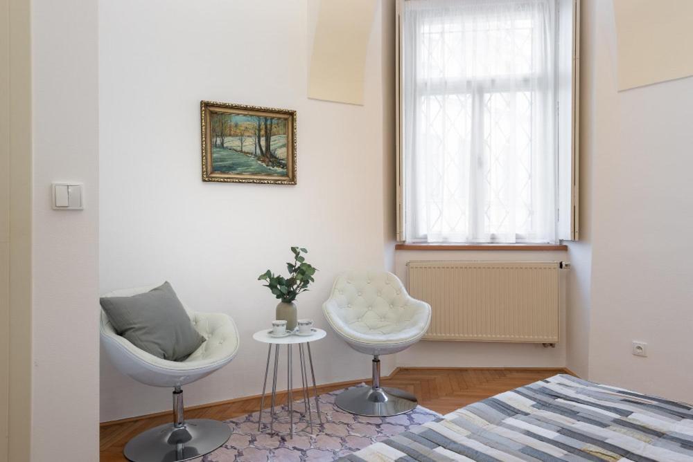Rose Apartments / Romantic & Cozy / City Center Prague Exterior photo